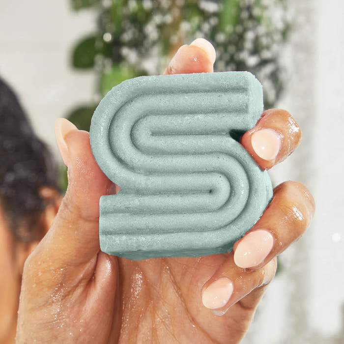 KITSCH Rosemary & Biotin Volumizing Solid Shampoo Bar lifestyle photo
